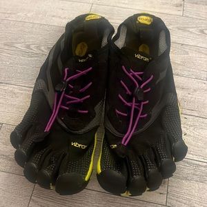 Vibrams Five finger V-run shoes EU 38 US 7.5 Black